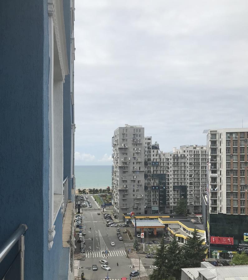 Апартаменты David APT 1A Батуми Экстерьер фото